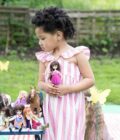 Muñeca Lottie Baile de Primavera - Imagen 3