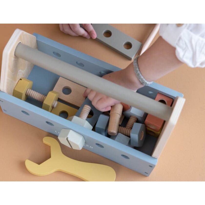 0018578 little dutch toolbox essentials 4 1000